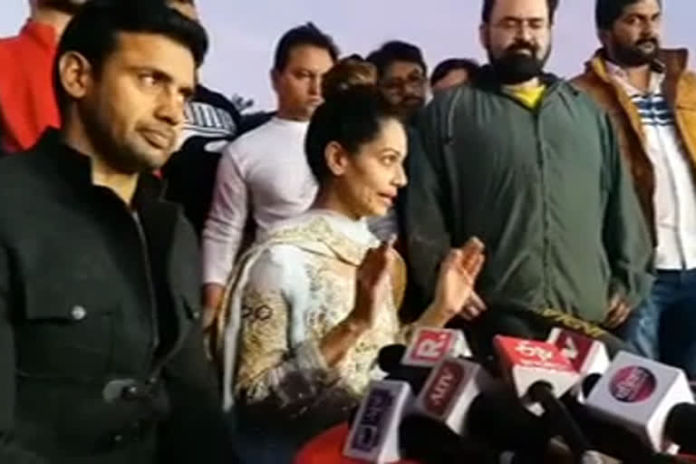 Press conference by Payal Rohatgi, राजस्थान पुलिस पर लगाए आरोप, राहुल गांधी पर साधा निशाना