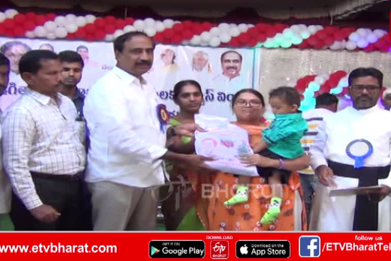 Sanjay Kumar distributing Christmas presents