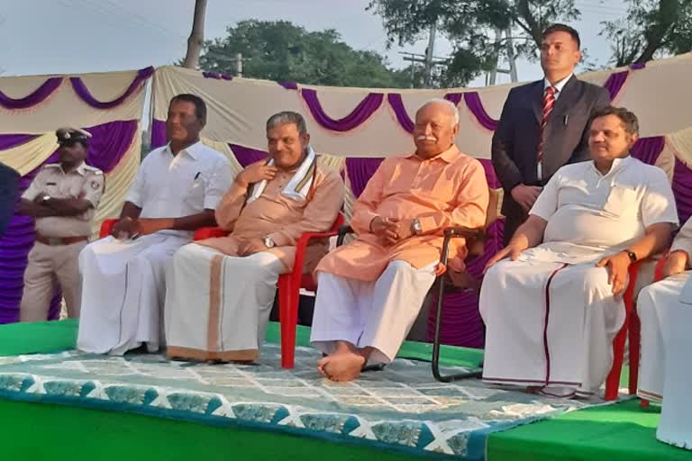 Mohan Bhagwat visits Tumkur RSS activist house