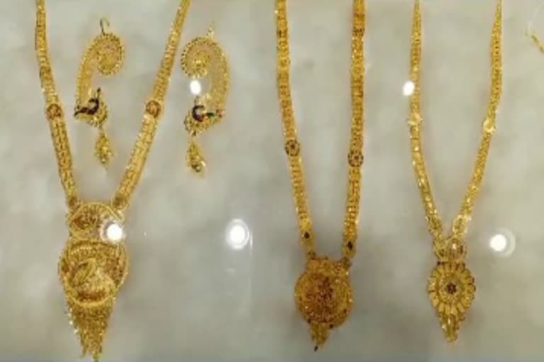 Artisan absconded with gold and silver jewelry in Raipur