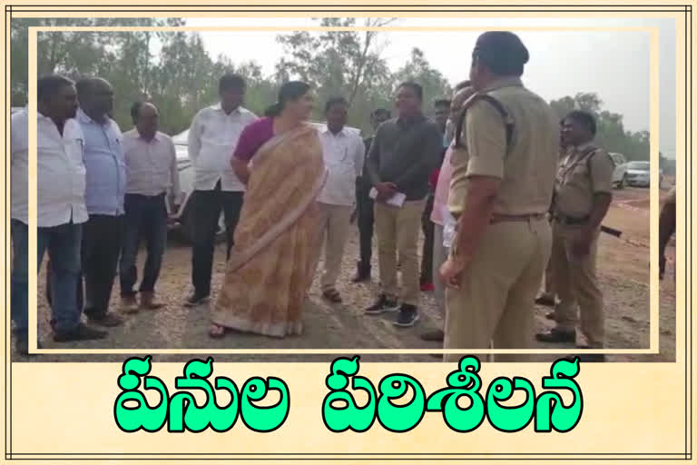 Minister Sathyavathi inspected the national road works in Mahabubabad district