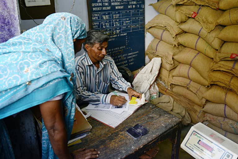 Centre makes standard format for ration cards