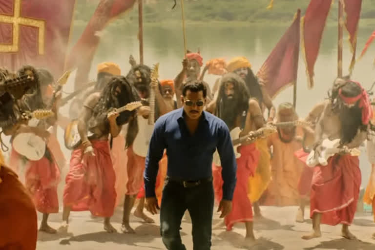 Dabangg 3 title track Hud Hud Dabangg, Dabangg 3 song controversy, Dabangg 3 makers remove certain scenes from title track, Dabangg 3 sadhus dancing with guitars controversy, सलमान खान दबंग 3 टाइटल ट्रैक विवाद, दबंग 3 विवादित सीन, दबंग 3 कॉन्ट्रोवर्सी, दबंग 3 सीन कट, दबंग 3 निर्माता सीन काट दिए