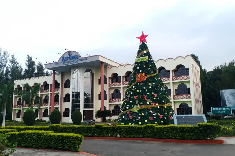 students build Christmas tree in karunya university