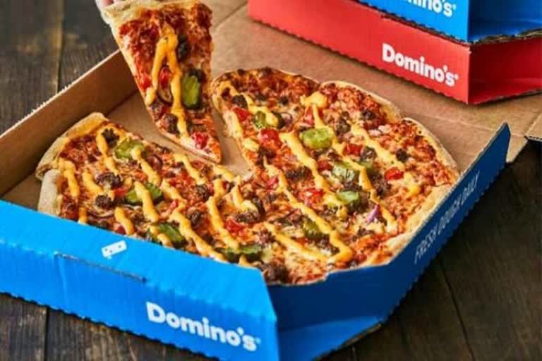 Domino's fined Rs 5 lakh  Domino's fined for charging for carrybag in Chandigarh  Domino's in Chandigarh  business news  டோமினோஸ் பீட்ஸா  நுகர்வோர் ஆணையம் உத்தரவு