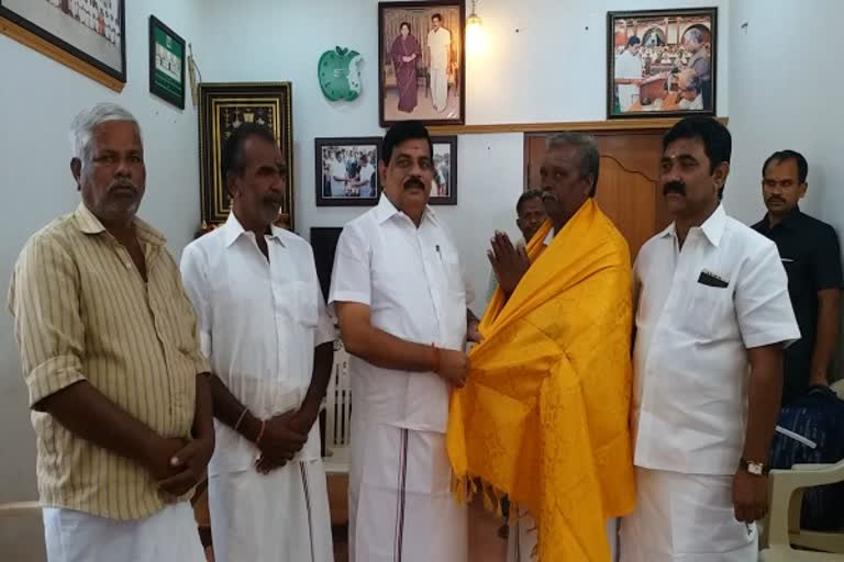 kolar patti minister blessing  கோலர்பட்டி  கோவை கோவில்பட்டி  உடுமலை ராதகிருஷ்ணன்  ஊராட்சித் தலைவர் போட்டியின்றி தேர்வு