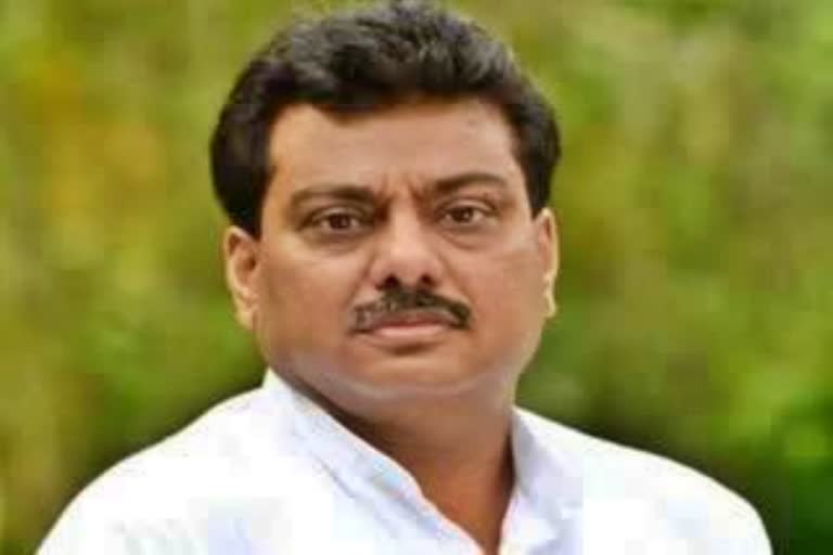 ಕಾಂಗ್ರೆಸ್​ ನಿಯೋಗ ಪೊಲೀಸ್​ ವಶಕ್ಕೆ, congress deligation arrested in Manglore Airport