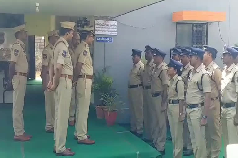 north telangana ig nagireddy visited nellikuduru police station in mahabubabad district