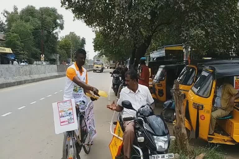 ஒற்றைக்காலில் சைக்கிள் ஓட்டி விழிப்புணர்வு ஏற்படுத்தும் மாற்றுத்திறனாளி