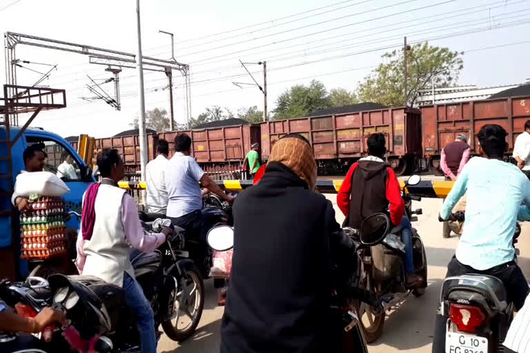 villagers protest for constructing over bridge in bilha railway crossing in bilaspur