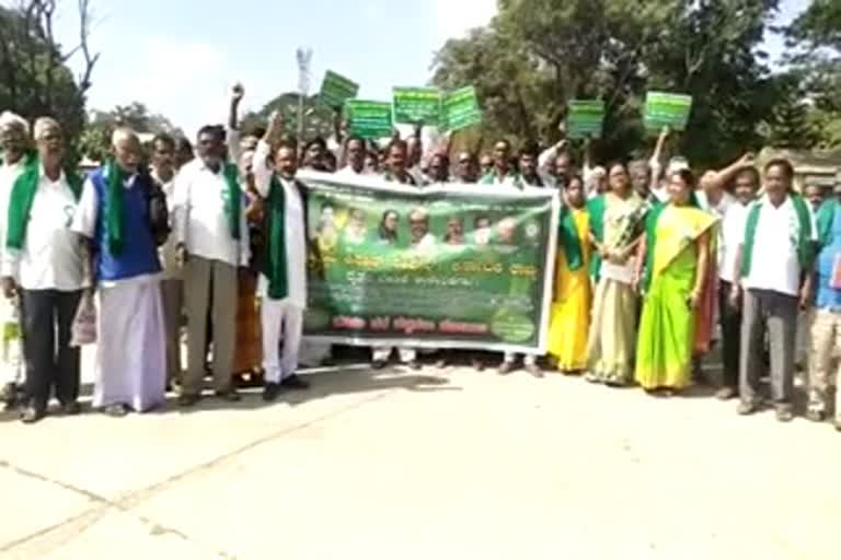 chitradurga-farmer-protested-in-section-144