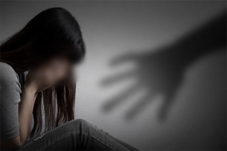 A man was accused of molesting a minor girl in Garhwa