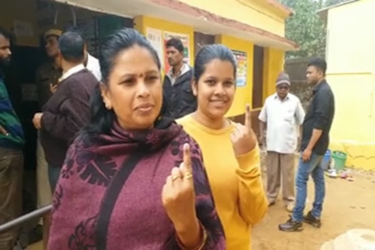 Congress candidate Kavita Sahu voted