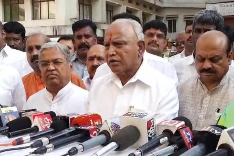 Yediyurappa enquire about Pejawar swamiji health,ಪೇಜಾವರ ಶ್ರೀಗಳ ಆರೋಗ್ಯ ವಿಚಾರಿಸಿದ ಯಡಿಯೂರಪ್ಪ