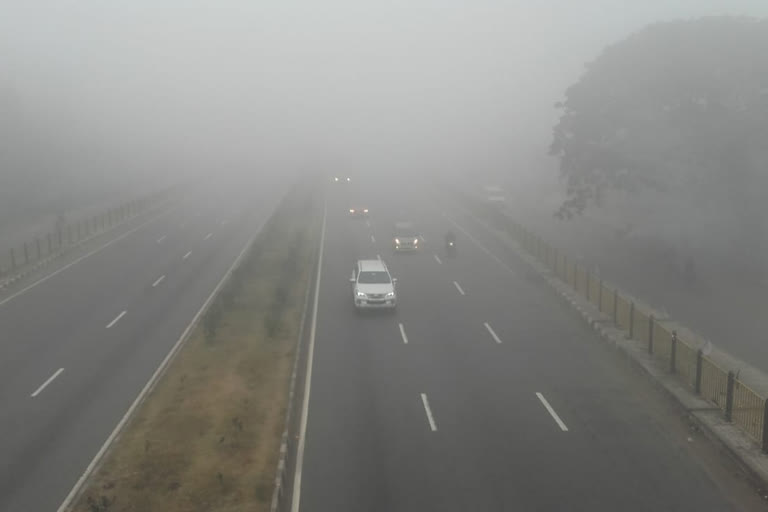 Emergency landing of aircraft in Kolkata because of fog