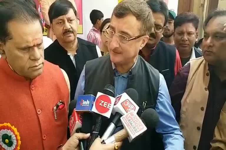 MP Vivek Tankha supports the movement in bilaspur