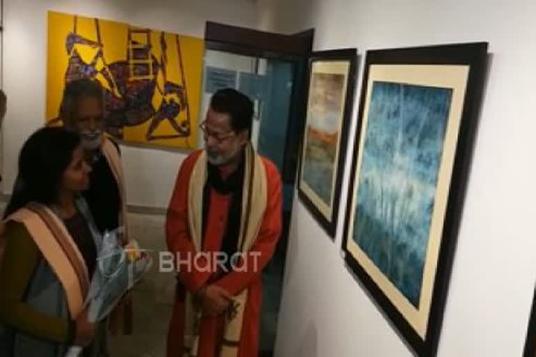 painting exhibition in mordern art gallery