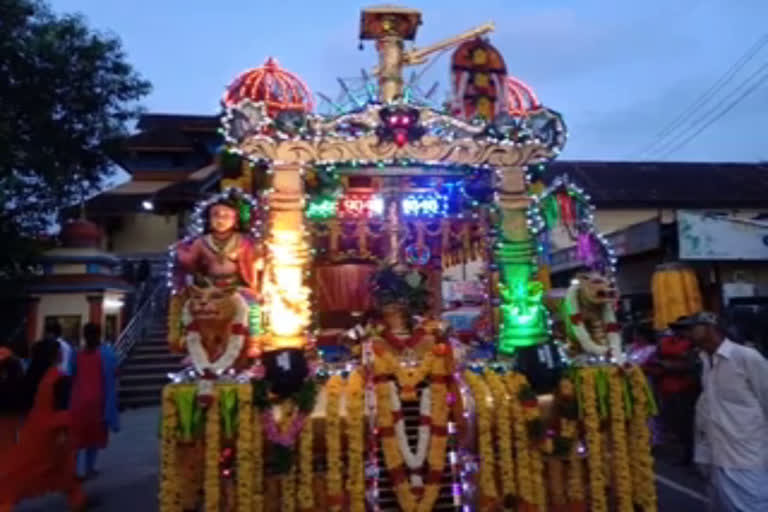 thankayanki procession  തങ്കയങ്കി ഘോഷയാത്രയ്ക്ക് തുടക്കം  പത്തനംതിട്ട  ശബരിമല  ശബരിമല ലേറ്റസ്റ്റ് ന്യൂസ്