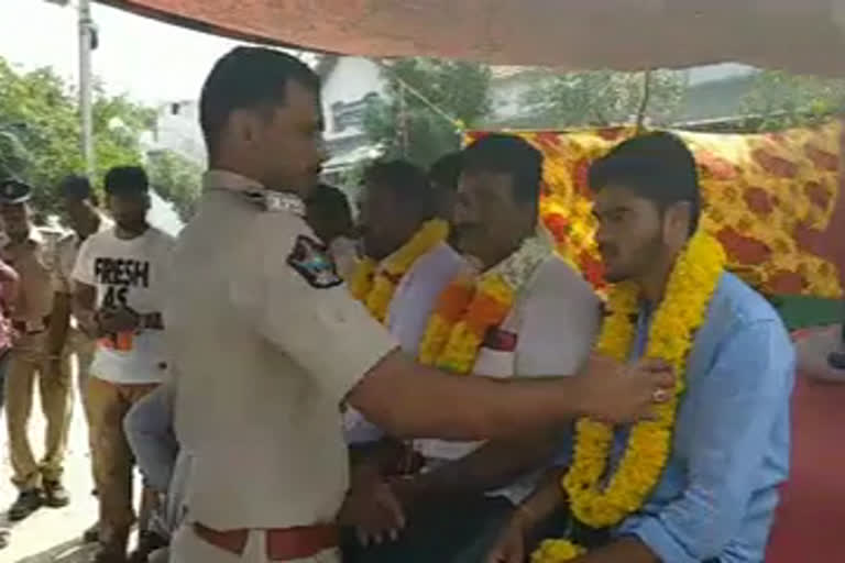 police  arrested bjp leaders at kadapa district