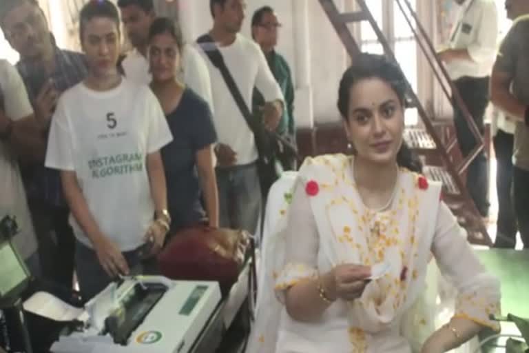 Kangna ranaut issues ticket at the CSMT station in Mumbai before Panga trailer release