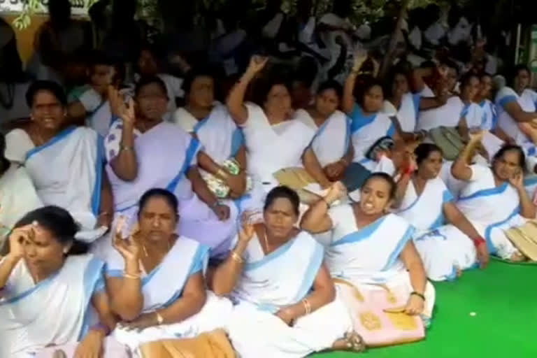 asha workers agitation at dmho office in vizag