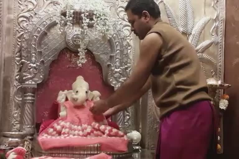 Pune Sarasbag ganpati wore sweater due to winter session