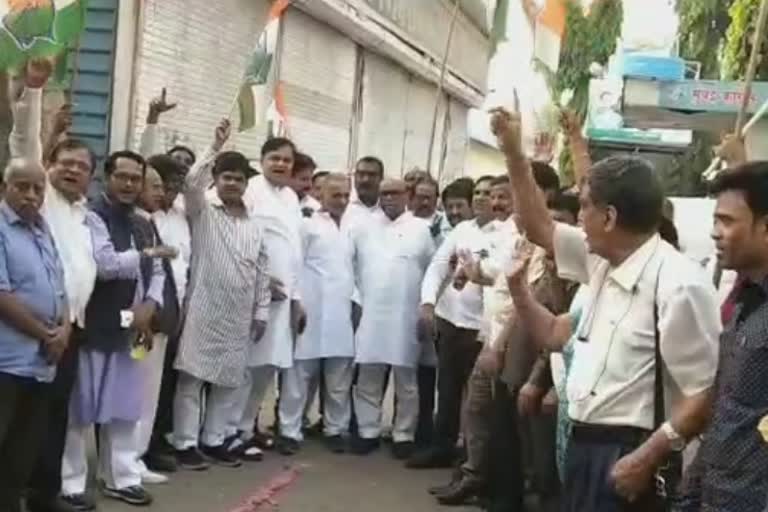 congress win jharkhand election; celebration in mumbai by congress