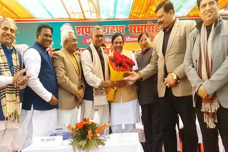 cm-reached-swearing-in-ceremony-of-haridwar-district-panchayat-president