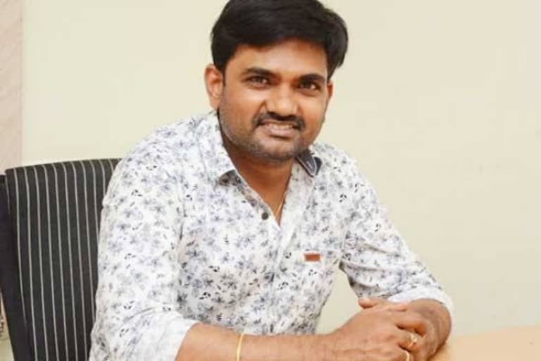 Maruthi Says sukumar Saves his life through Arya movie