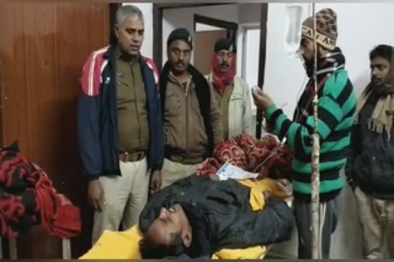 firing on  shot tractor driver in gopalganj