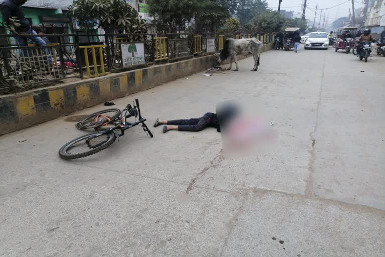 A speeding tractor filled with sand crushed the student