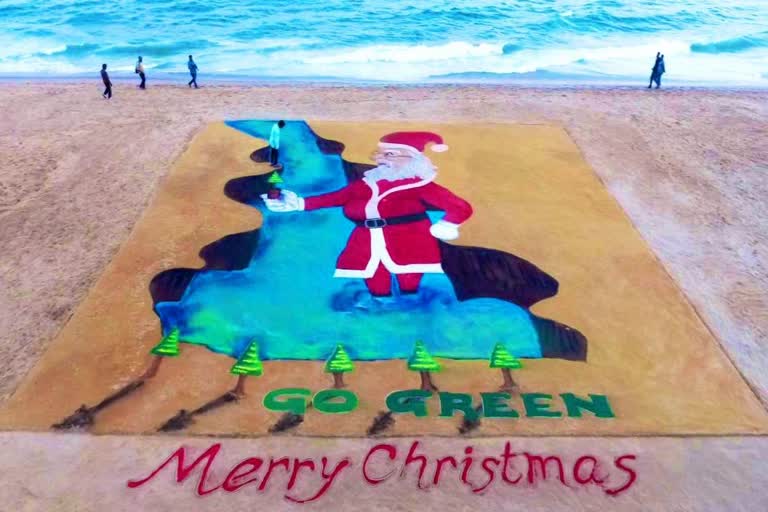 international sand artist sudarshan pattanik , 3d sand art of santa, eve of christmas, marry christmas, ବାଲୁକାକଳାରେ ଥ୍ରୀଡି ସାଣ୍ଟା, ବଡ଼ଦିନର ଶୁଭେଚ୍ଛା, ଅନ୍ତର୍ଜାତୀୟ ବାଲୁକାଶିଳ୍ପୀ ସୁଦର୍ଶନ ପଟ୍ଟନାୟକ, Go Green, ଗୋ ଗ୍ରୀନ