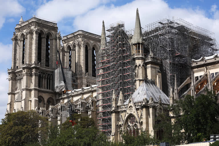 Notre Dame will not host Xmas mass for first time in 213 years