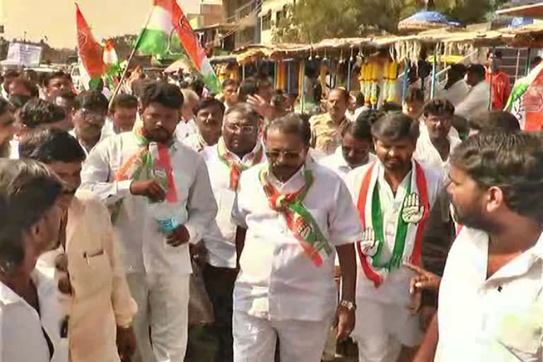 Congress protests in hunasagi town