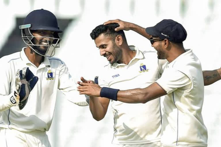 Ranji Trophy 2019-20 : Ashok Dinda axed from Bengal squad for  abusing  bowling coach Ranadeb Bose