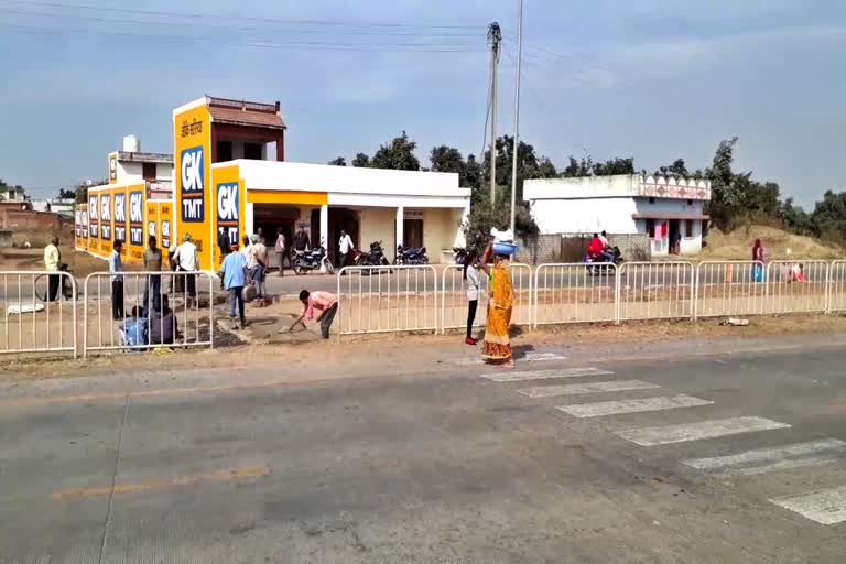 Villagers have trouble crossing the highway in bilaspur