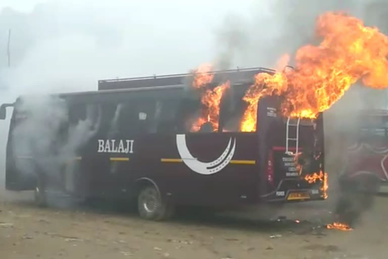 Passenger Bus fire due to Sshort Sharkette in Hardoi