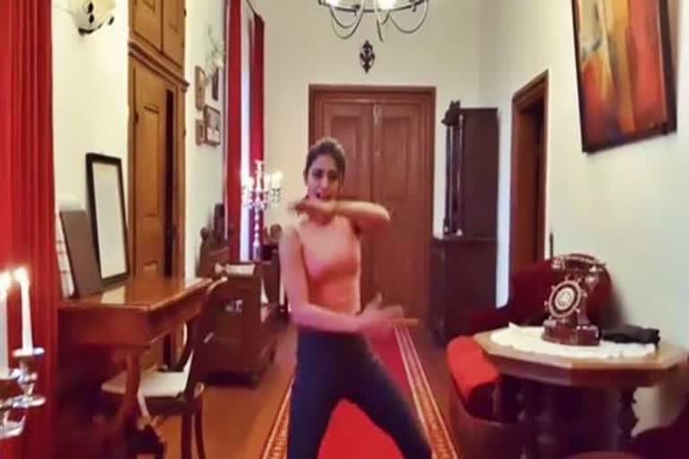 samyukta hegde dance to hands up song