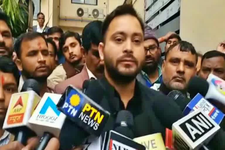 tejasvi yadav comes out of rims after meeting lalu yadav