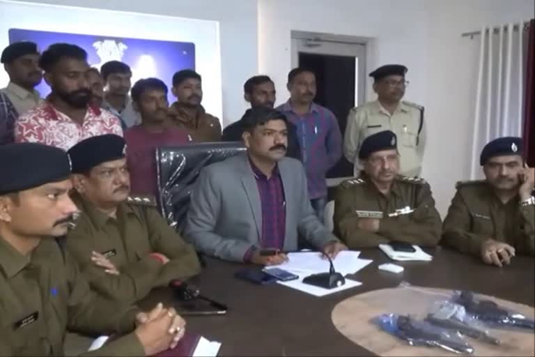 Police taken action against 2 accused under Arms Act in durg