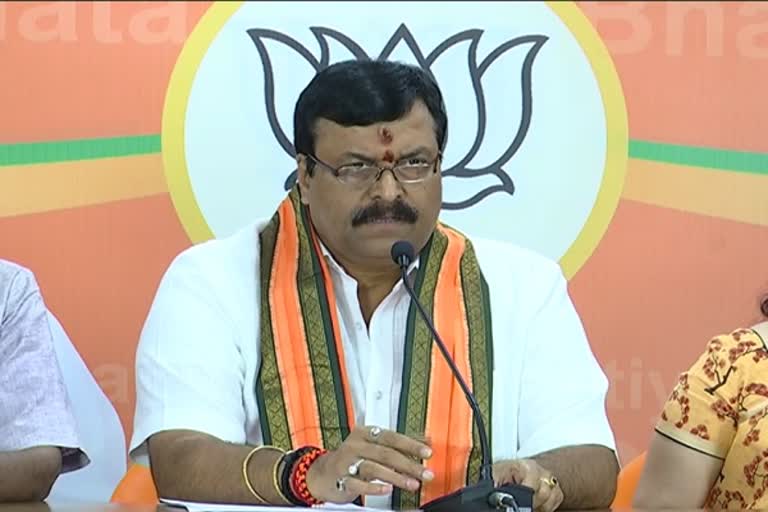 BJP leader ponguleti sudhakar reddy  criticizes on  opposition parties