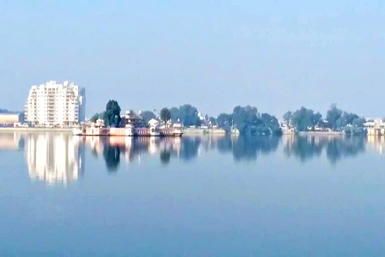 kishore sagar lake of kota, किशोर सागर लेक में बोट, Boat at Kishore Sagar Lake