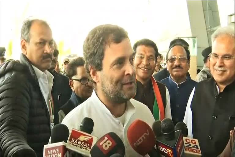 Rahul Gandhi attacks central government in raipur