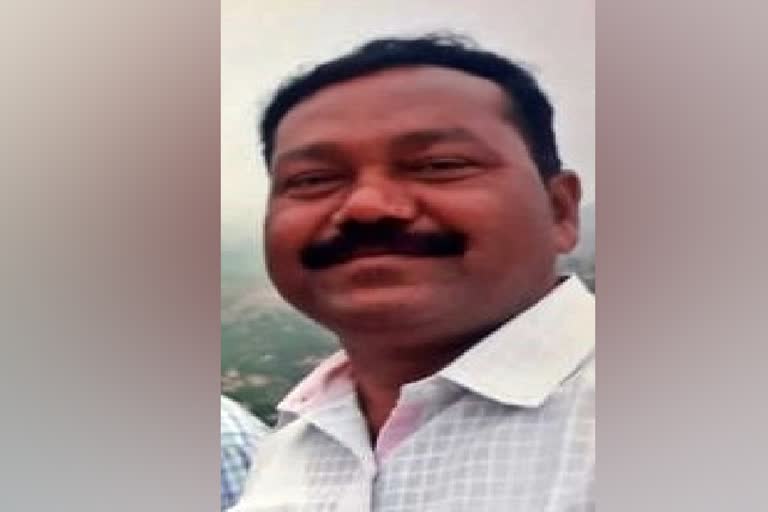 Constable threatened to a Man in Gangavathi