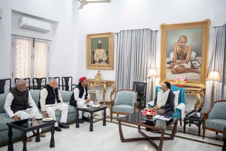 akhilesh yadav met governor