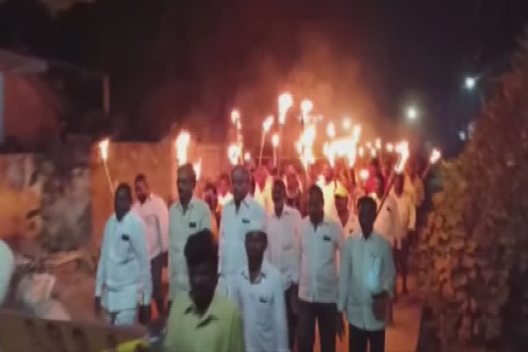 agitation for amaravathi at thurlapadu