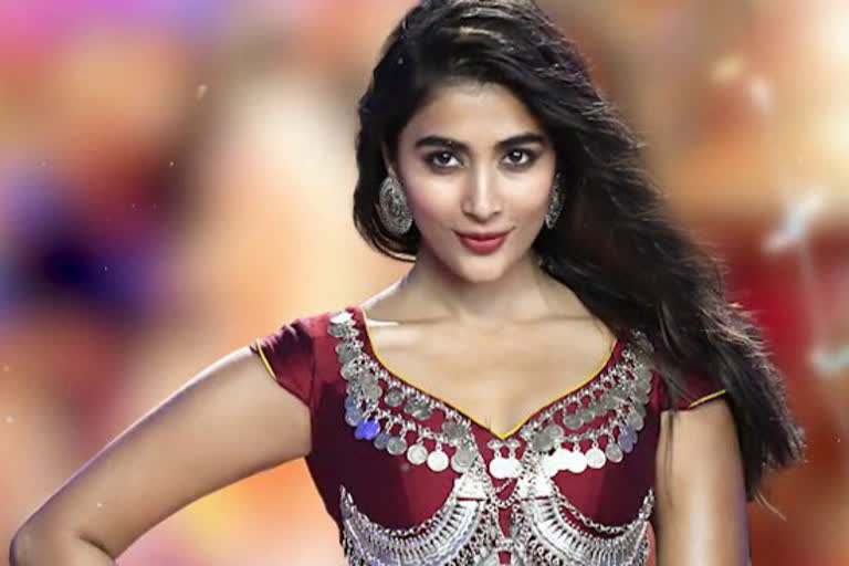 pooja hegde was prepared for lip lock