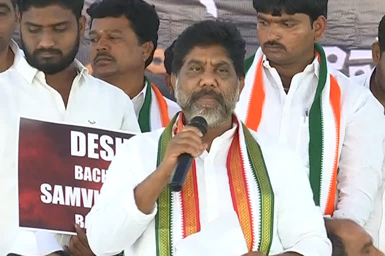 bhatti vikramarka fires on kcr