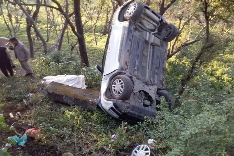 one died in road accident near bhatiyat chamba