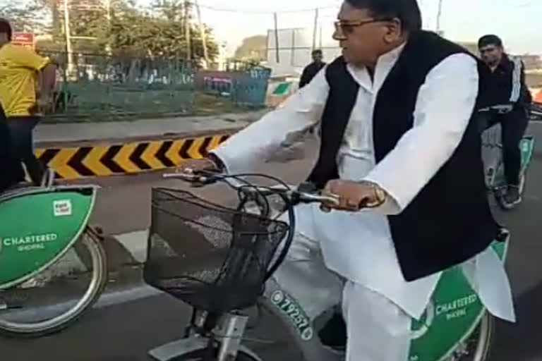 Minister PC Sharma drove a bicycle